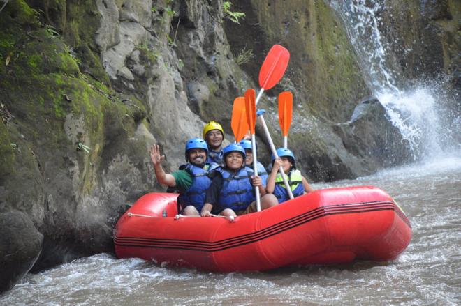 Private Half-Day White Water Rafting Tour for Small Groups