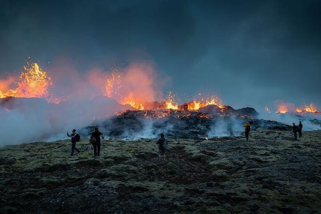 Private Reykjanes Day Tour: Exclusive Litli-Hrútur Volcano Hiking Adventure