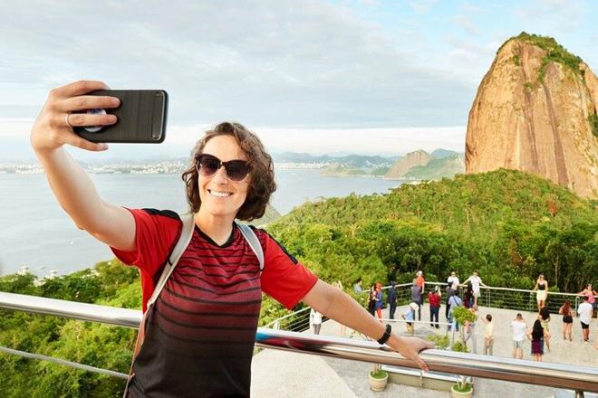 Rio de Janeiro in a Day: Private 10-Hour Tour Including Christ the Redeemer, Sugarloaf Mountain, Selarón Steps & Downtown Highlights