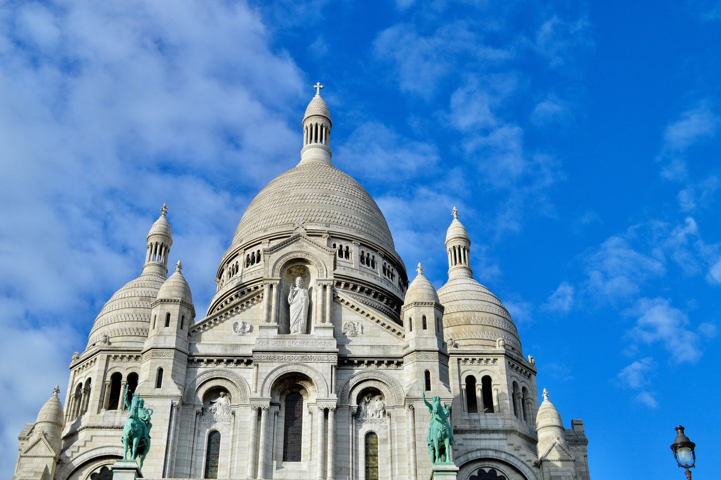 Private Full-Day Tour of 7 Iconic Paris Landmarks in a Mercedes