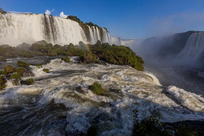 IGU Airport Round-Trip Shuttle with 2-Day Iguassu Sightseeing Tour