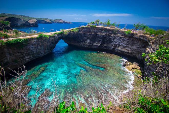 Ultimate Nusa Penida Snorkeling Experience: Full-Day Adventure with Kelingking and Broken Beach Visit