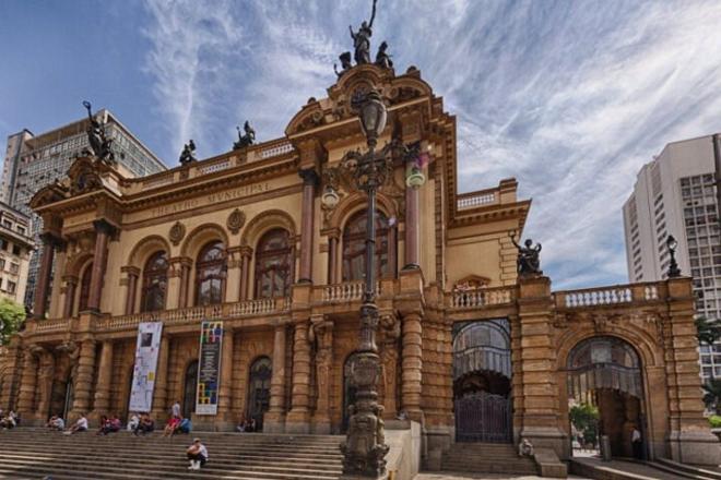 Private Classic Car Tour of Historical São Paulo: Experience the Charm in a 1938 Packard & 1939 Chevy