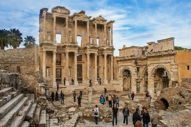 Ephesus Highlights Tour from Kusadasi: Explore Magnificent Ancient Ruins