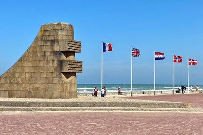 Normandy D-Day Tour: Explore the Top 6 Omaha Beach Sights from Paris