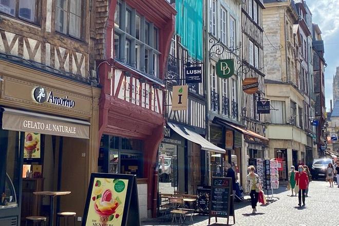 Discover Normandy: Small-Group Day Trip to Rouen, Deauville, and Honfleur from Paris