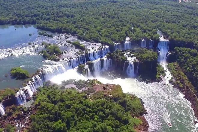 IGU Airport Round-Trip Shuttle with 2-Day Iguassu Sightseeing Tour