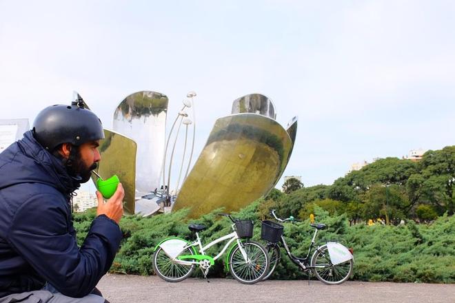 Exploring Palermo: Forest and City Center Bike Adventure