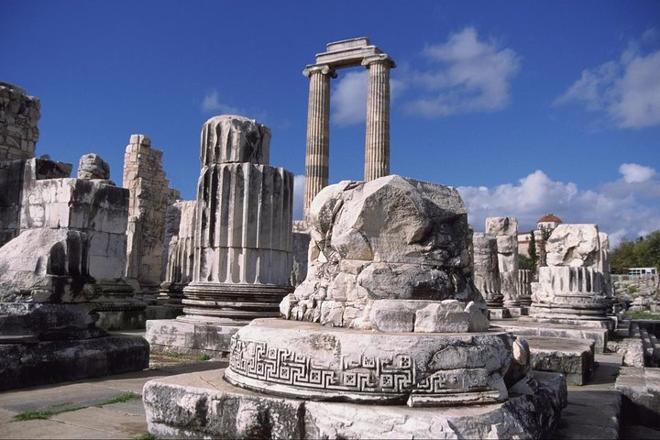 Explore Ancient Wonders: Priene, Miletos, and Didyma Full-Day Tour from Kusadasi/Selcuk