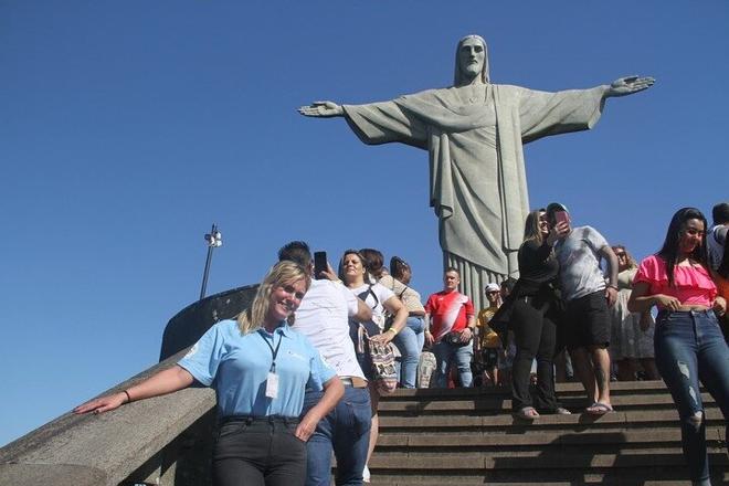 Rio de Janeiro in a Day: Private 10-Hour Tour Including Christ the Redeemer, Sugarloaf Mountain, Selarón Steps & Downtown Highlights