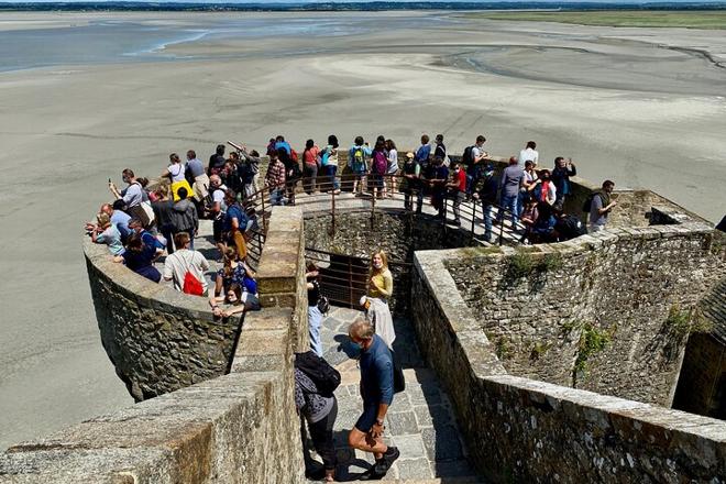 8-Day Enchanting Paris and Mont Saint-Michel Tour with Exclusive Small Group Access to 8 Top Attractions