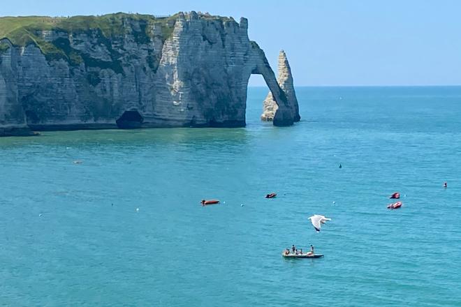 7-Day Exclusive Normandy D-Day Beaches, Majestic Castles & Burgundy Wine Tour from Paris