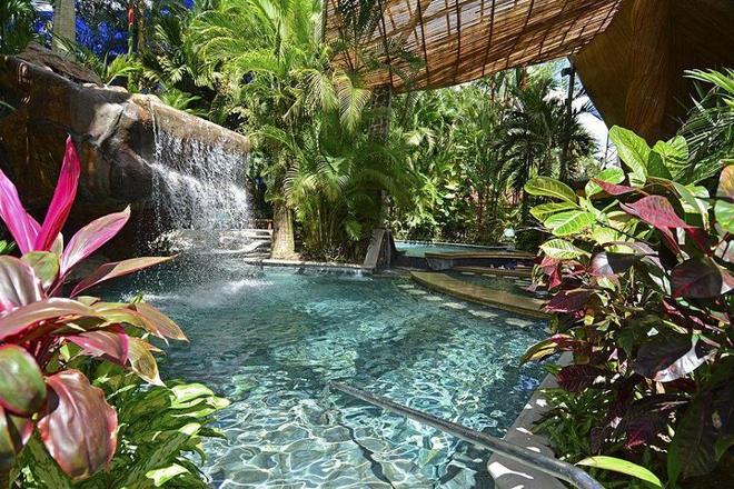 San Jose Exclusive: Private Fortuna Waterfall and Baldi Hot Springs Experience