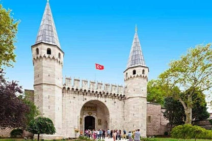 Discover Istanbul's Heritage: Old City Exploration and Bosphorus Sunset Cruise