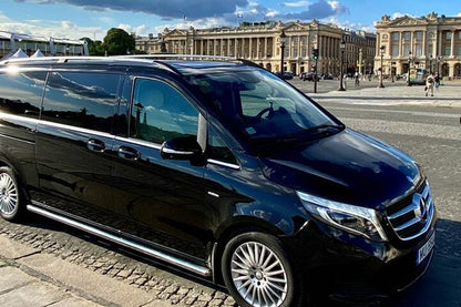 Private 2-Day Tour from Paris to Bruges, Antwerp & Brussels by Minivan