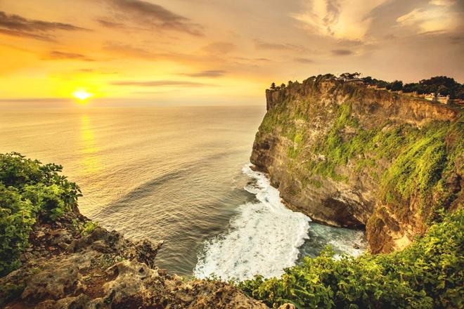 Discover the Majestic GWK Cultural Park, Uluwatu Temple, and Mesmerizing Kecak Dance Tour