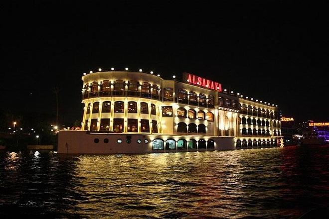 Cairo Nile Dinner Cruise with Traditional Entertainment