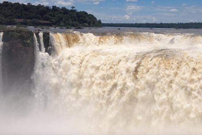 Iguassu Falls Argentinean Side Tour with Great Adventure and Round-Trip Airport Transfer