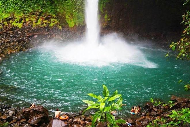 San Jose Exclusive: Private Fortuna Waterfall and Baldi Hot Springs Experience