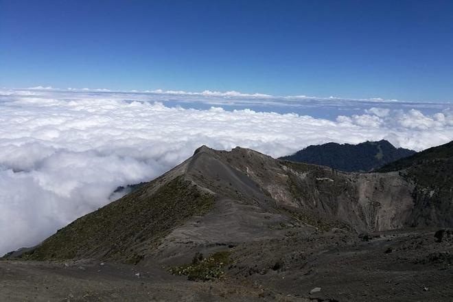 Irazú Volcano National Park: Exclusive Half-Day Private Tour from San José