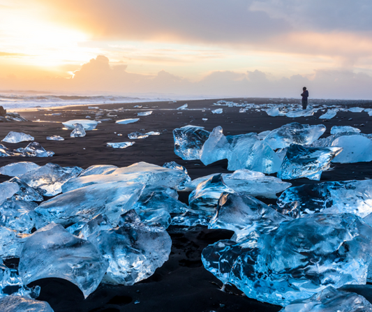 Diamond Beach and Jökulsárlón Glacier Lagoon Day Tour for Small Groups