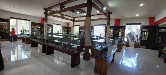 Silver Jewelry Making Workshop in Celuk Village, Bali