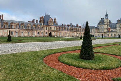 Small Group Tour from Paris: Fontainebleau, Versailles, and Trianon Exploration