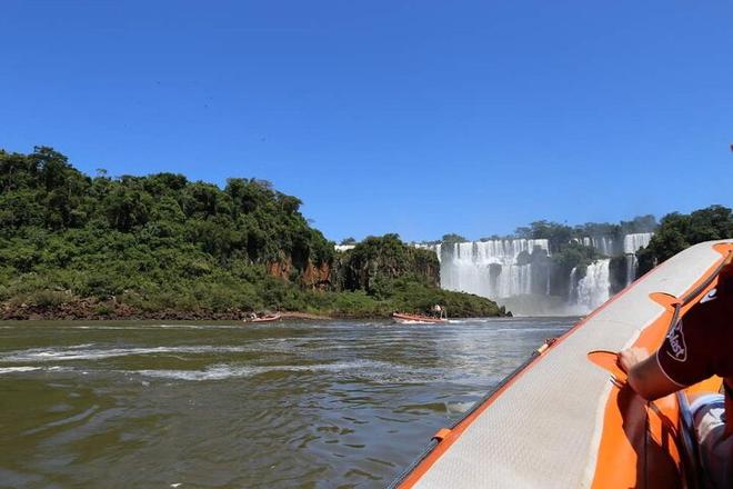 Iguassu Falls Helicopter Ride: Full-Day Adventure Tour