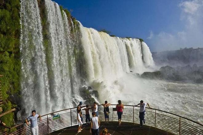 Round-Trip Airport Transfer & 4-Day Sightseeing Tour in Iguassu