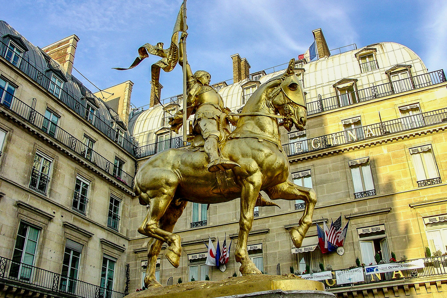 Paris Ultimate Experience: Small-Group Tour of 7 Iconic Attractions - Limited to 7 Participants