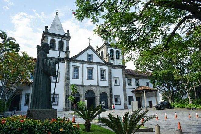 Discover Rio: A Guided Walking Tour Through Downtown's Historic Landmarks