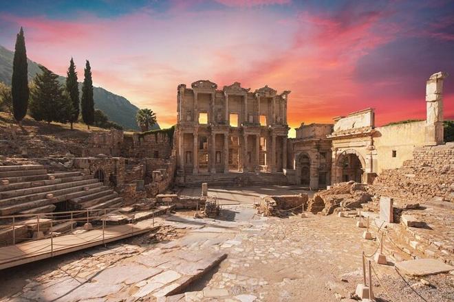 Private Ephesus Tour with Complimentary Turkish Bath Experience from Kusadasi Port