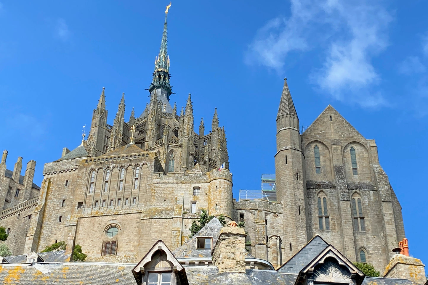 2-Day Private Tour from Paris to Mont Saint-Michel and Normandy with Loire Castles Visit