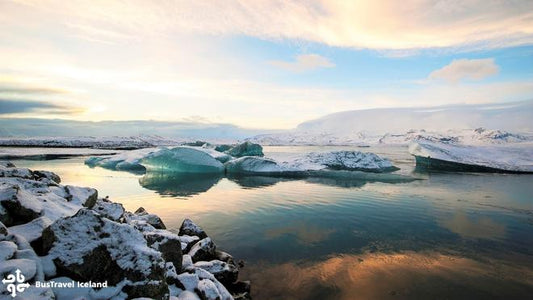 Jökulsárlón Glacier Lagoon & South Coast Adventure with Boat Ride