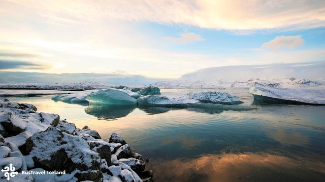 Explore the Majestic Jökulsárlón Glacier Lagoon and South Iceland's Wonders