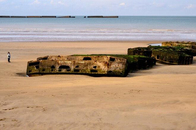 Exclusive D-Day Beaches Tour from Paris: Private Minivan Excursion with Lunch