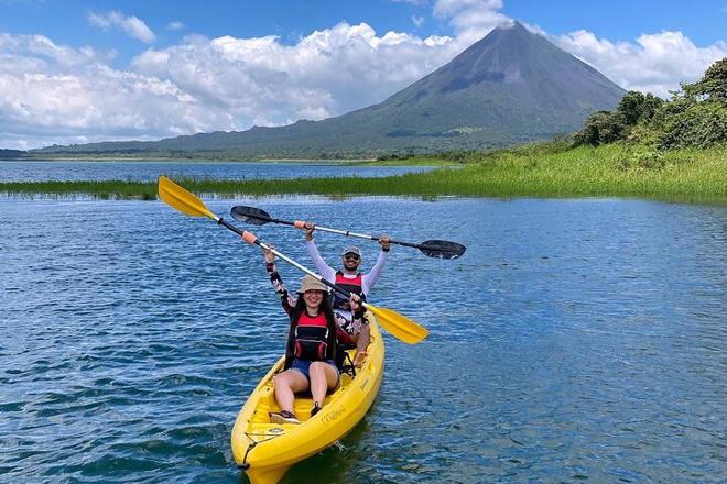 San Jose Exclusive: Private Lake Arenal Kayaking and Relaxing Baldi Hot Springs Adventure