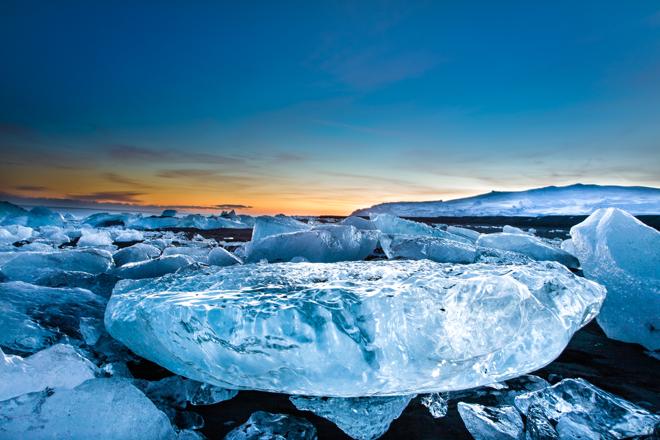 Explore the Majestic Jökulsárlón Glacier Lagoon and South Iceland's Wonders