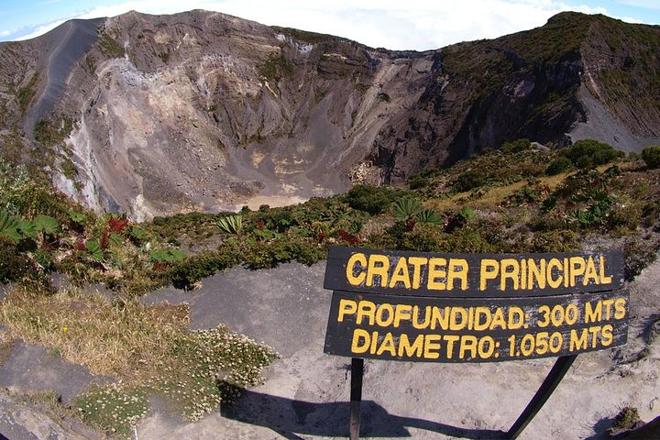 Irazú Volcano National Park: Exclusive Half-Day Private Tour from San José