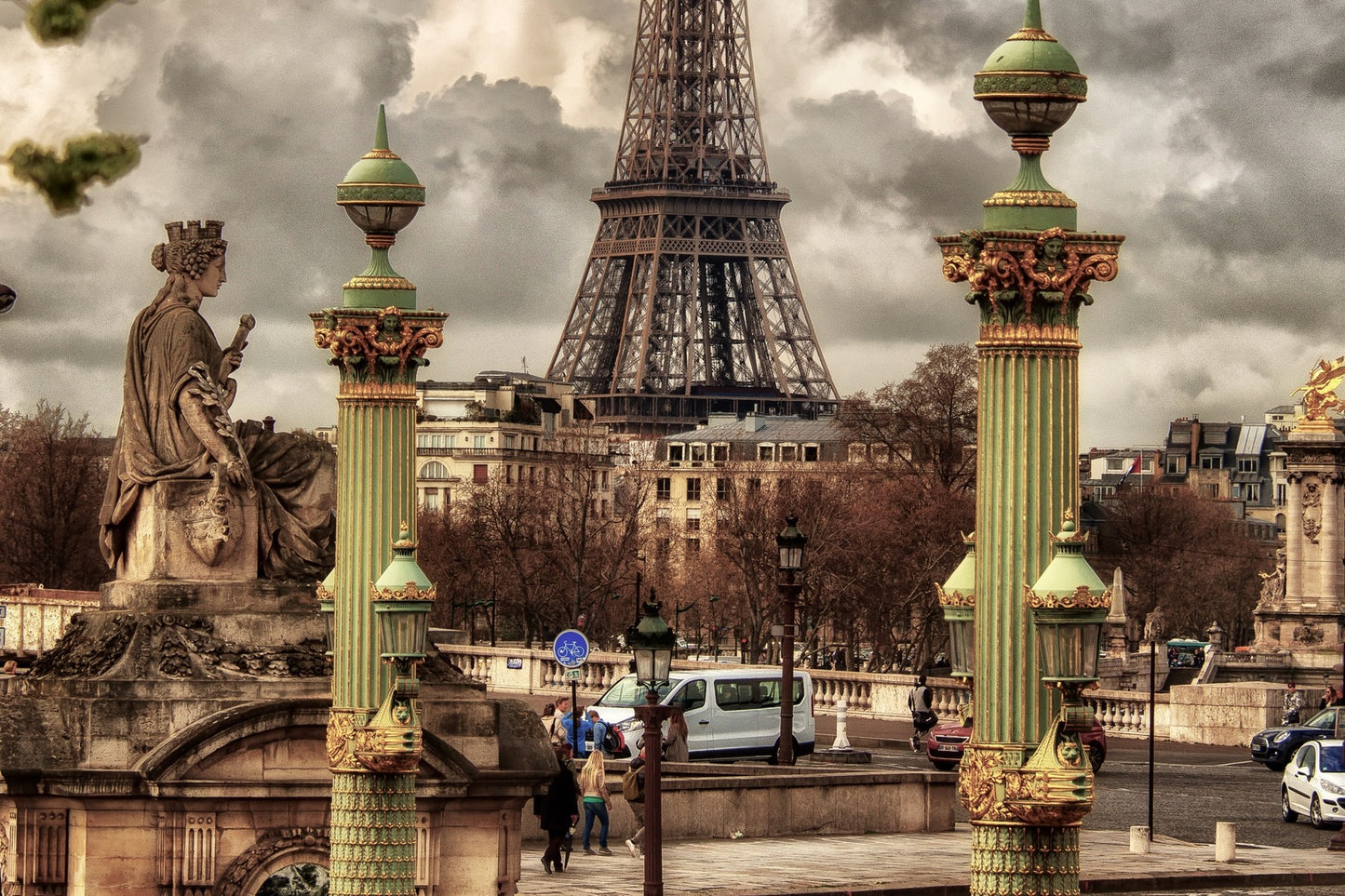 Paris Ultimate Experience: Small-Group Tour of 7 Iconic Attractions - Limited to 7 Participants