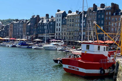 Luxurious Private Guided Tour to Rouen, Giverny, and Honfleur from Paris via Mercedes