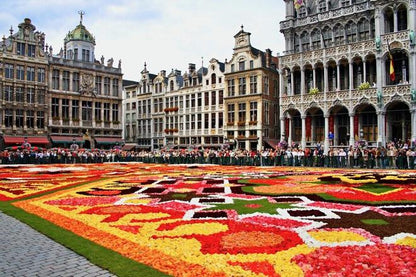 Private 3-Day Netherlands and Belgium Minivan Tour from Paris