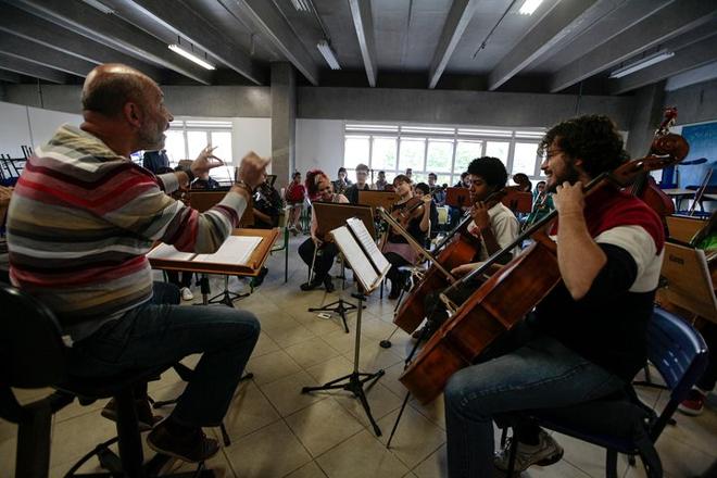 Explore São Paulo's Majestic Second-Largest Favela and Meet Its Renowned Artists - Private Tour