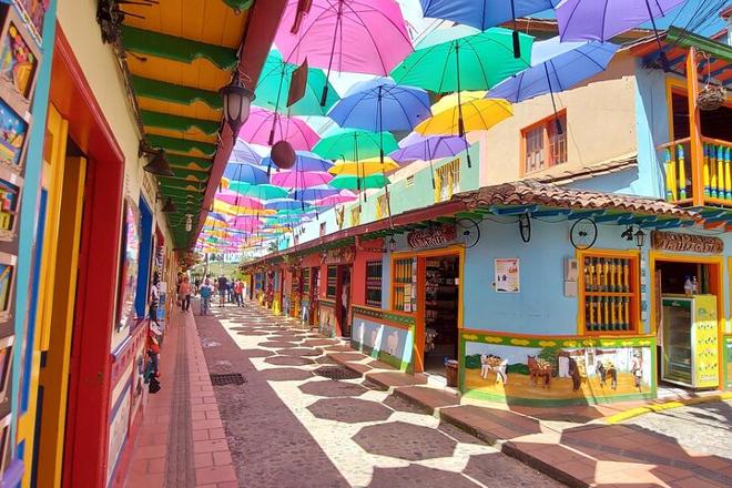 Guatape Day Tour: Scenic Boat Cruise With Lunch