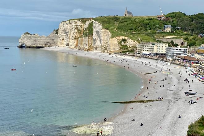 7-Day Normandy D-Day Castles and Burgundy Wine Tour: Small Group Experience from Paris