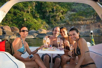 Rio de Janeiro Private Boat Excursion with Barbecue and Drinks