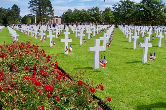 Exclusive D-Day Beaches Tour from Paris: Private Minivan Excursion with Lunch