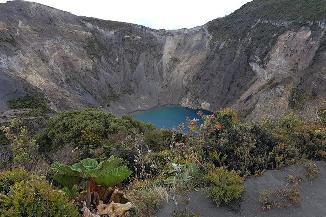 Irazú Volcano National Park: Exclusive Half-Day Private Tour from San José