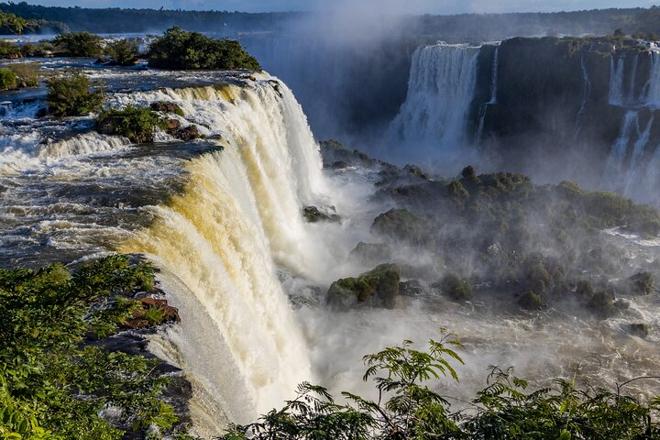 Private Tour: Explore Itaipu Dam and Iguassu Falls Brazilian Side