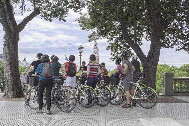 Discover Buenos Aires: Comprehensive One-Day Bike Tour with All-Inclusive Experience